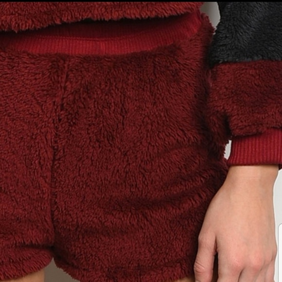 LAST SET LEFT!! Sherpa hoodie & shorts BOUTIQUE - Picture 4 of 8